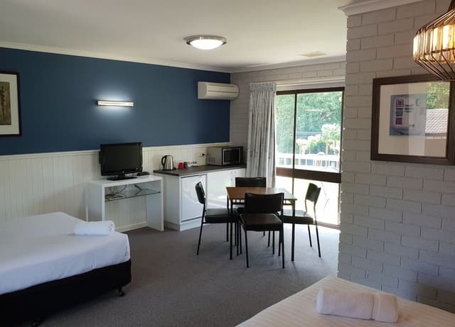 Deluxe Triple Room with Balcony