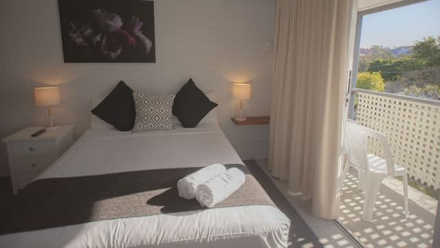 Deluxe Room, 1 Queen Bed