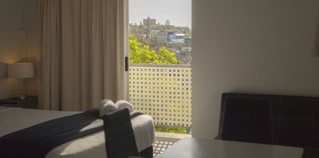 Deluxe Room, 1 Queen Bed
