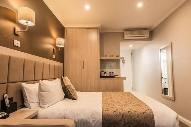 Premium Queen Suite
