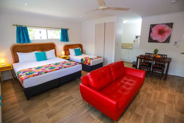 Triple Room (1 Queen and 1 Single Bed)