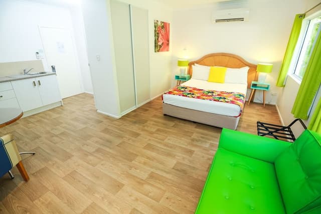 Studio, 1 Queen Bed
