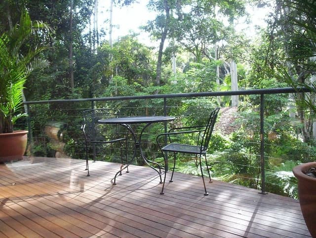 Deluxe Tree House