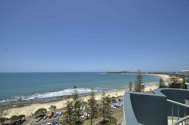 2 Bedroom Beachfront with Rooftop