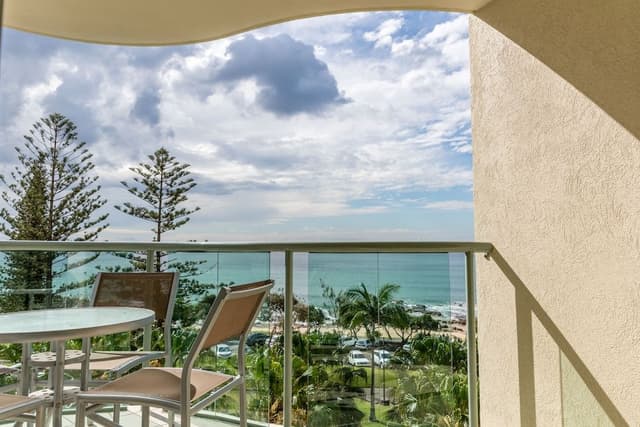 2 Bedroom Beachfront (QB/DB)