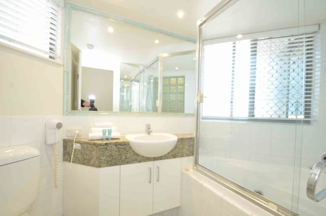 2 Bedroom Beachfront with Courtyard