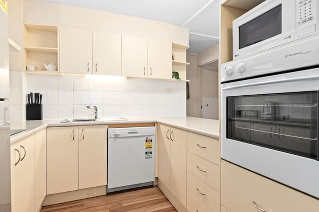 2 Bedroom Apartment, Filtered Ocean View