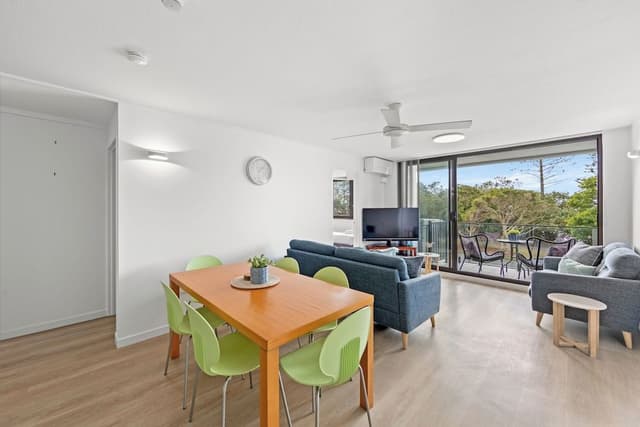 2 Bedroom Apartment, Filtered Ocean View