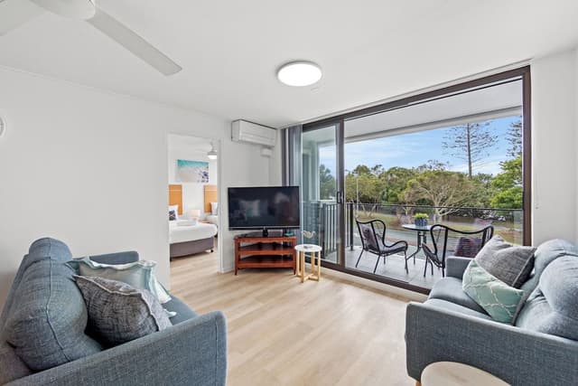 2 Bedroom Apartment, Filtered Ocean View