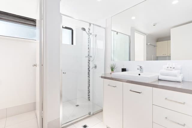 2 Bedroom Apartment, Filtered Ocean View