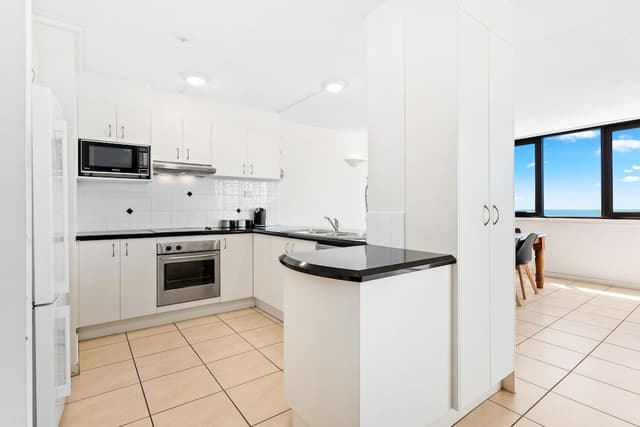 2 Bedroom Apartment, Full Ocean Views