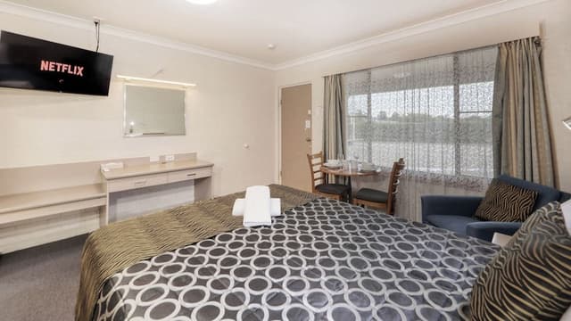 Deluxe Room, 1 Queen Bed