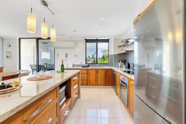Deluxe Two Bedroom Ocean View Apartment - Top Floor