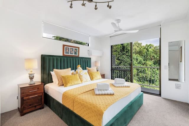 Deluxe Two Bedroom Ocean View Apartment - Top Floor