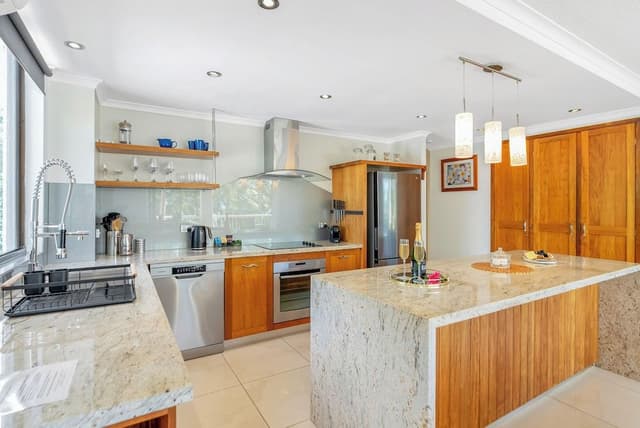 Deluxe Two Bedroom Ocean View Apartment - Top Floor