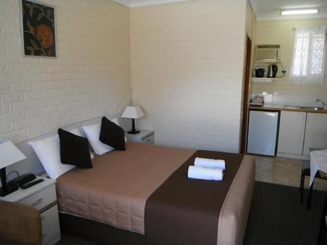 Standard Room, Non Smoking, Kitchenette (Queen Room)