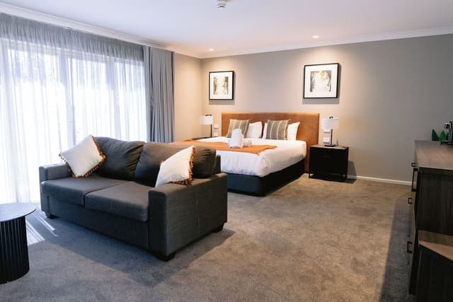 Deluxe Spa Suite