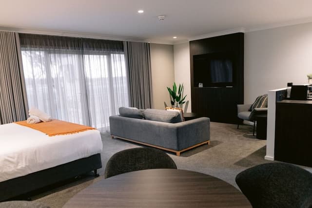 Luxury Spa Suite