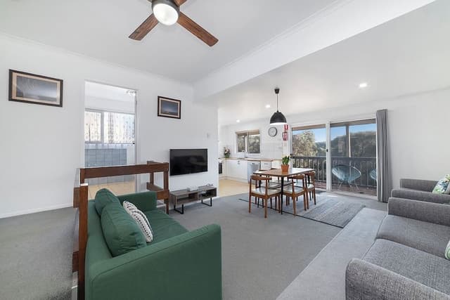 Upstairs 2 Bedroom Apartment