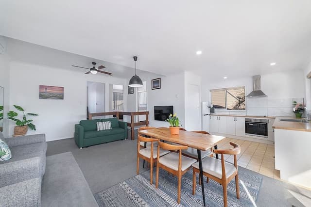 Upstairs 2 Bedroom Apartment