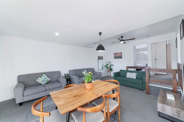 Upstairs 2 Bedroom Apartment