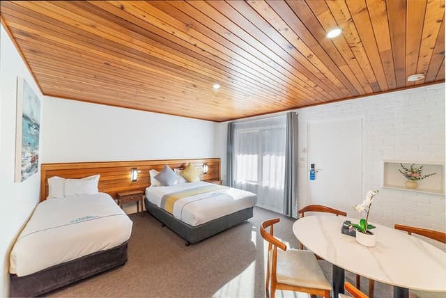 Deluxe Family Room