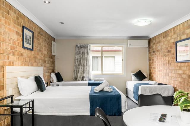 Triple Room