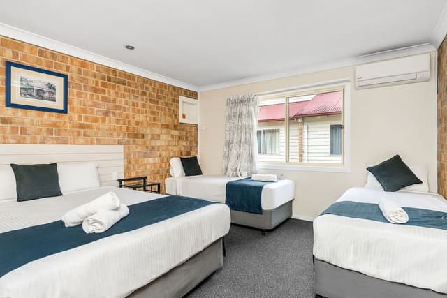 Triple Room