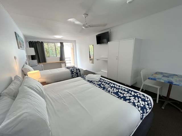 Triple Room
