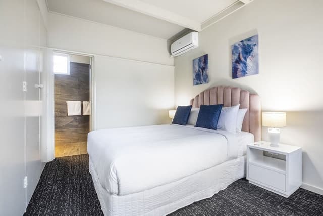 One Bedroom Apartment