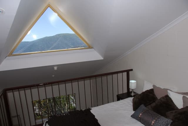 Mezzanine Suite