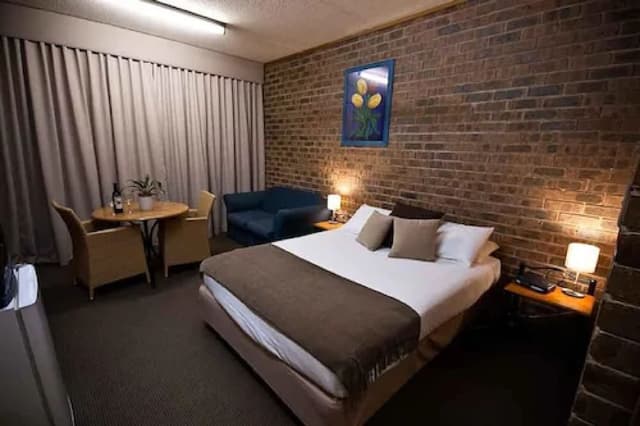 King Suite with River View
