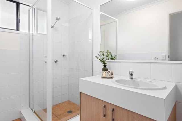 2 Bedrooms Riverview