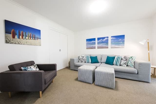 4 Bedrooms Riverside Townhouse