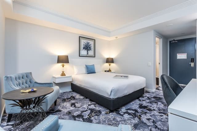 Superior Room (Queen)