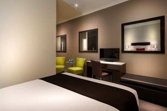 Standard Queen Room