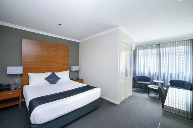 Standard Queen Room