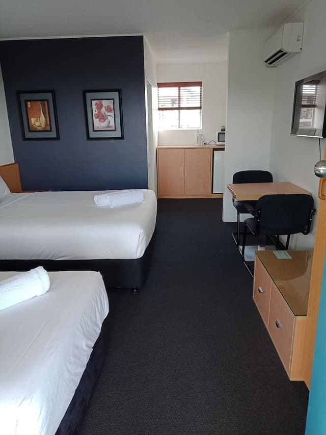 Twin Room, Multiple Beds, City View