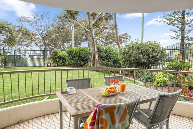 Two Bedroom Ground Floor Apartment - Ocean View