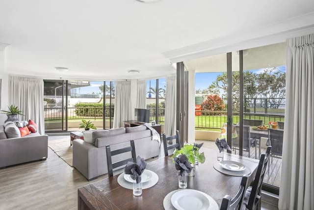 Two Bedroom Ground Floor Apartment - Ocean View