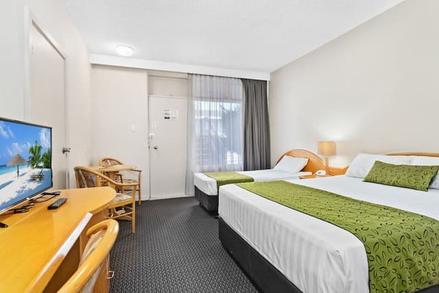 Triple Room (1 Queen, 1 Single)