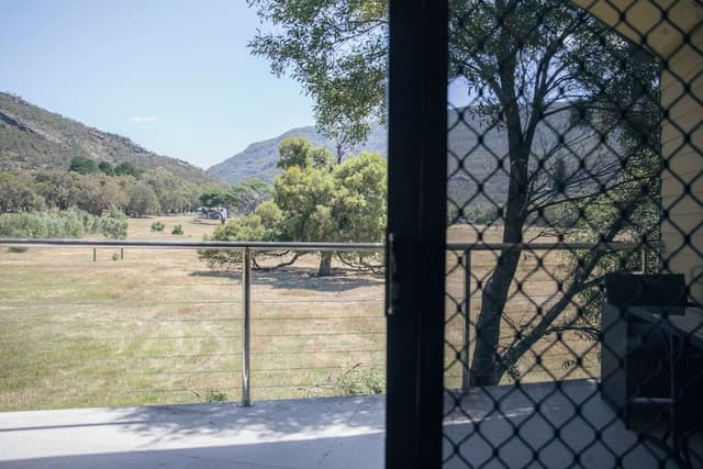 Junior Townhome, 3 Bedrooms, Mountain View