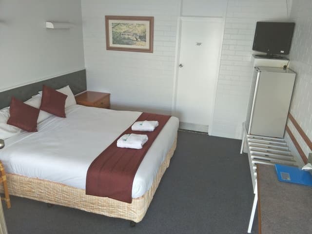 Business Room, 1 King Bed, Microwave
