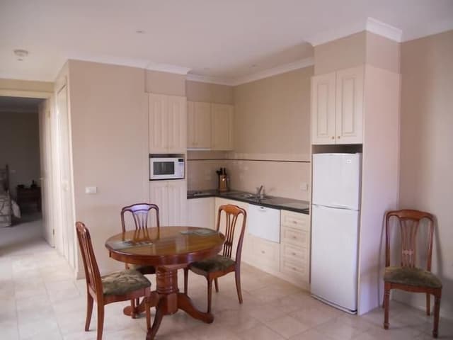 One Bedroom Self Contained Unit with Spa