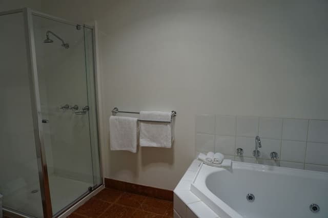 One Bedroom Self Contained Unit with Spa