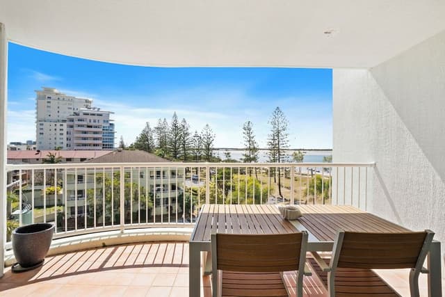 1 Bedroom Deluxe Apartment