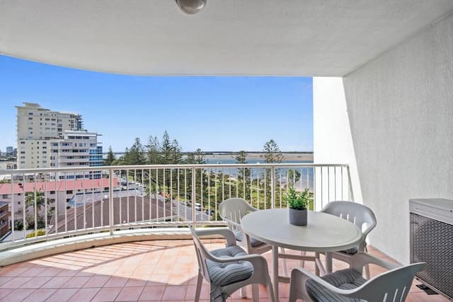 1 Bedroom Deluxe Apartment