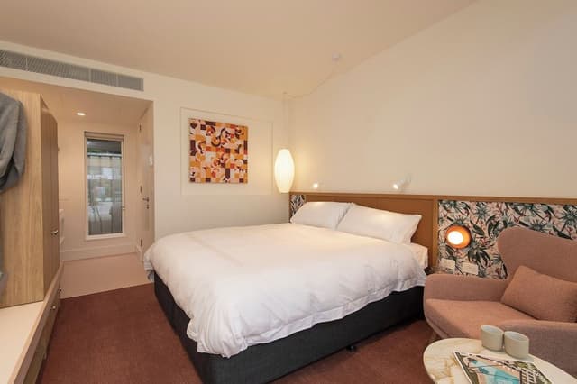 Executive King Courtyard with Free Parking, Wifi, Welcome Drink, Minibar