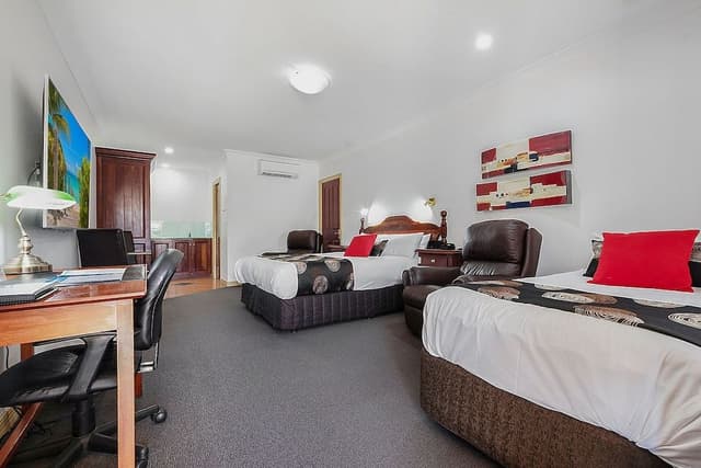 Twin Suite