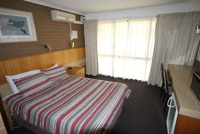 Standard Room, 1 Queen Bed